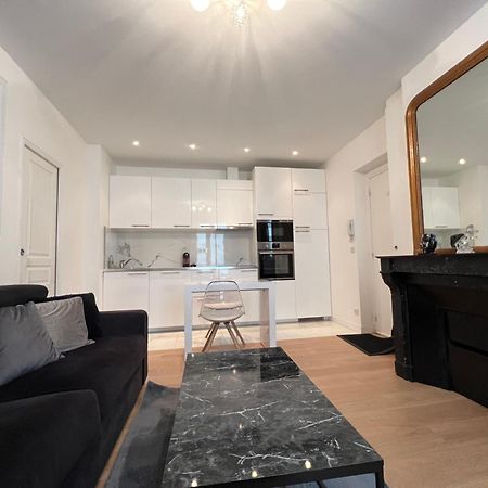 Luxury Appartment, Champs Elysees, Neuf ! Paris Luaran gambar