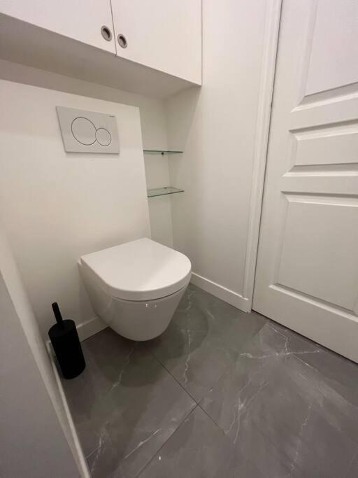 Luxury Appartment, Champs Elysees, Neuf ! Paris Luaran gambar