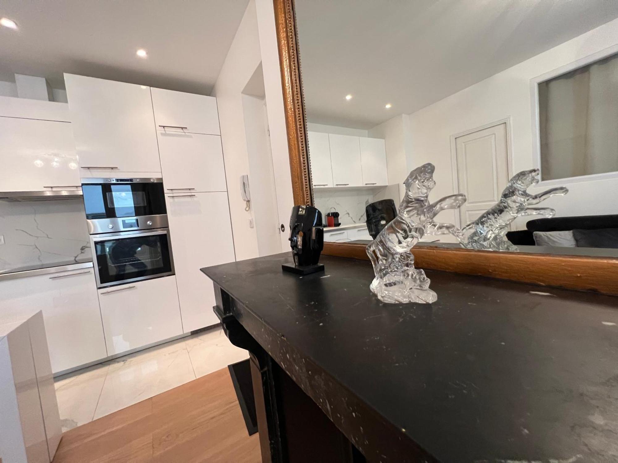Luxury Appartment, Champs Elysees, Neuf ! Paris Luaran gambar