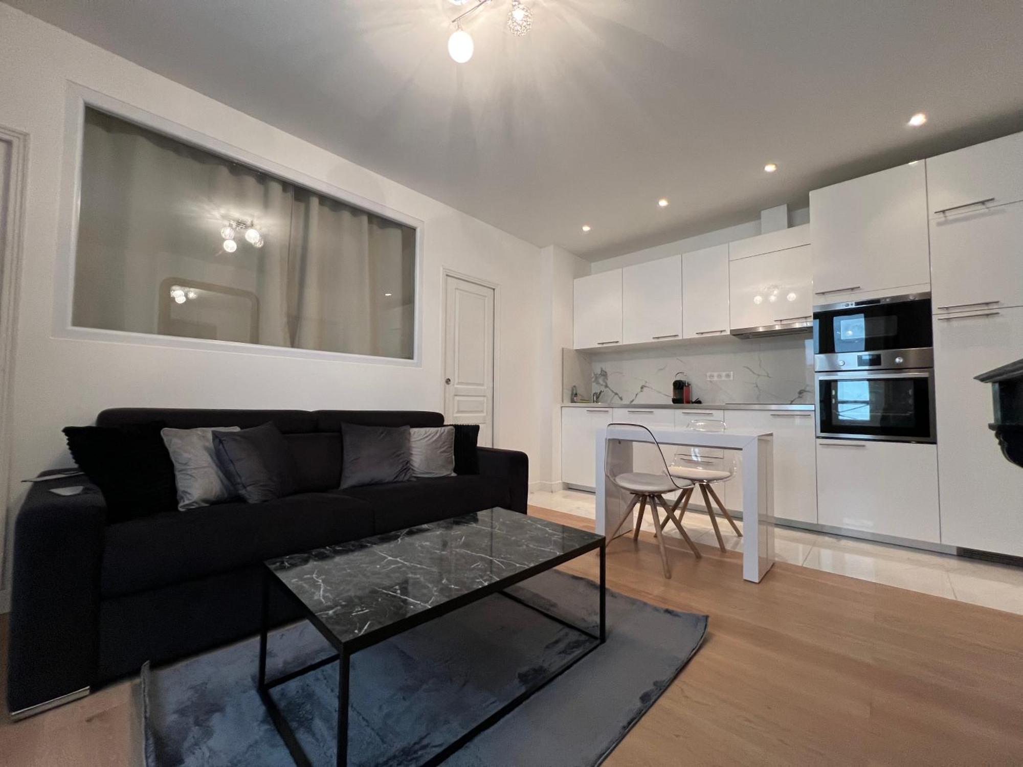 Luxury Appartment, Champs Elysees, Neuf ! Paris Luaran gambar